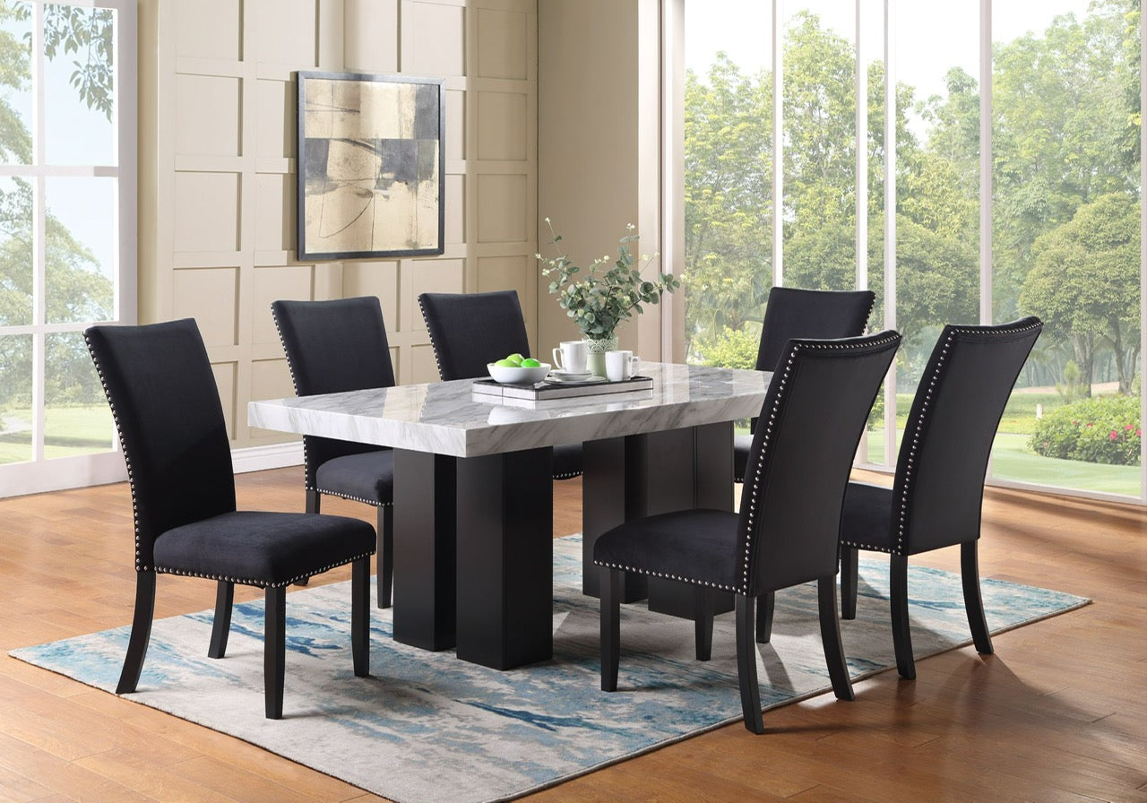 D563 Black Dining Set